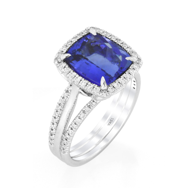 Tanzanite and diamond ring in white gold