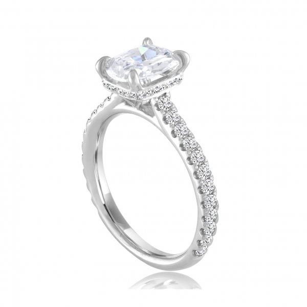 18k white gold diamond engagement ring
